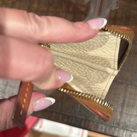 Dooney & Bourke Ivory & Tan Italian Pebble Grain Leather Zip Clutch/Wallet (EUC) - Picture 14 of 14